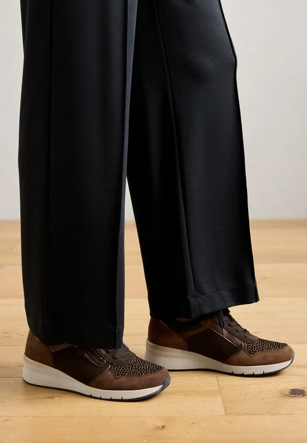 Sneaker low - schwarz/braun