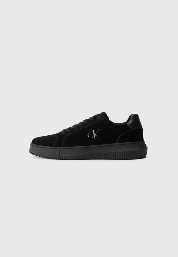 Sneaker low - triple black