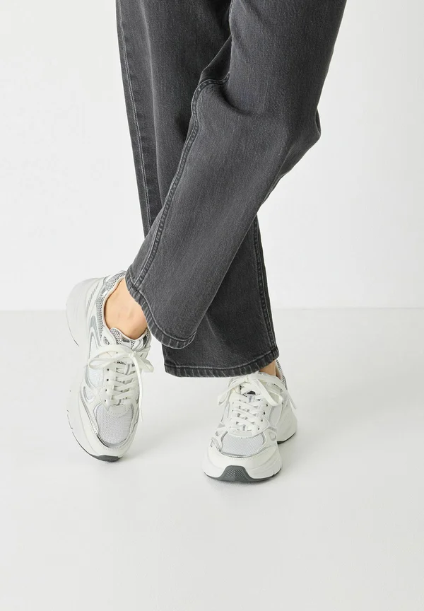 Sneaker low - white silver