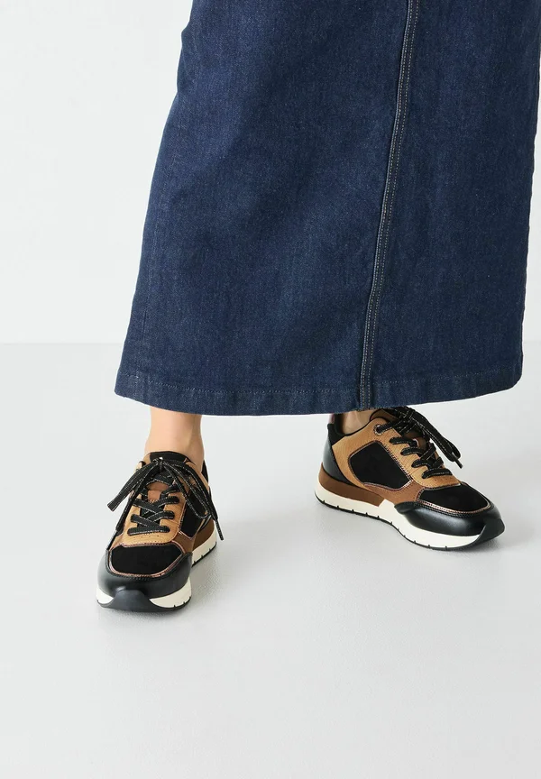 SNEAKER - Sneaker low - black comb