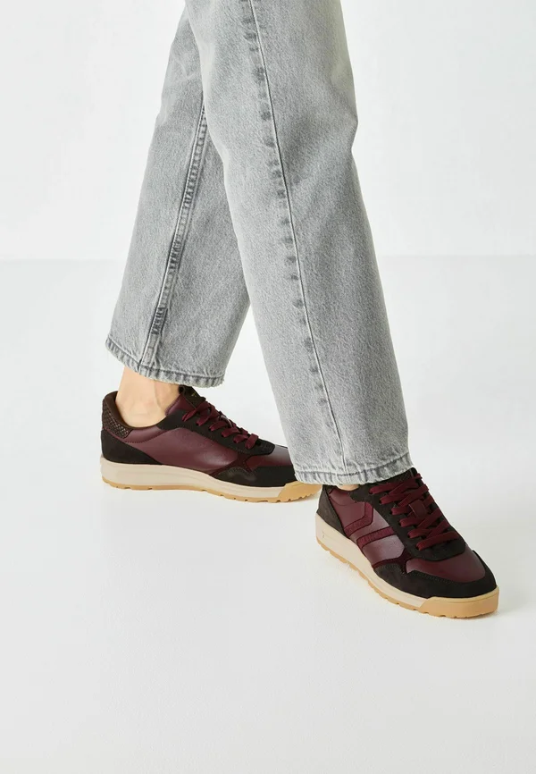 SNEAKER - Sneaker low - merlot comb
