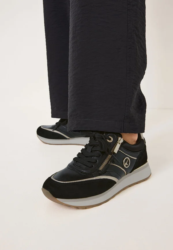 SNEAKERS - Sneaker low - black gold
