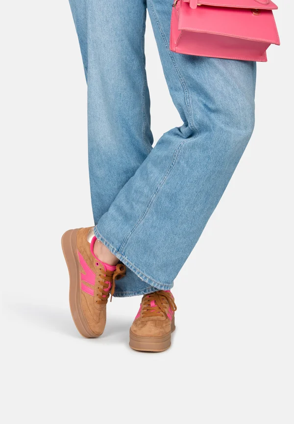 SNEAKERS - Sneaker low - cognac with combination