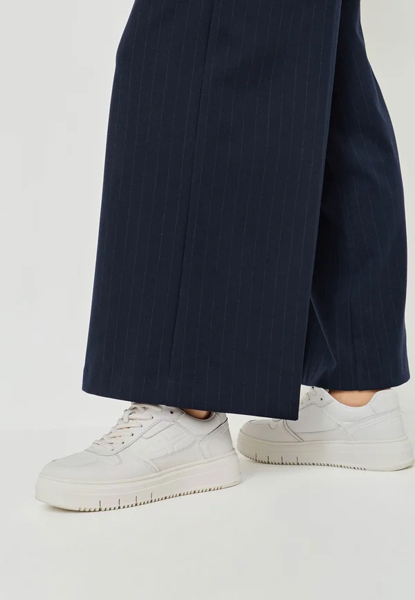 SNEAKERS - Sneaker low - white uni
