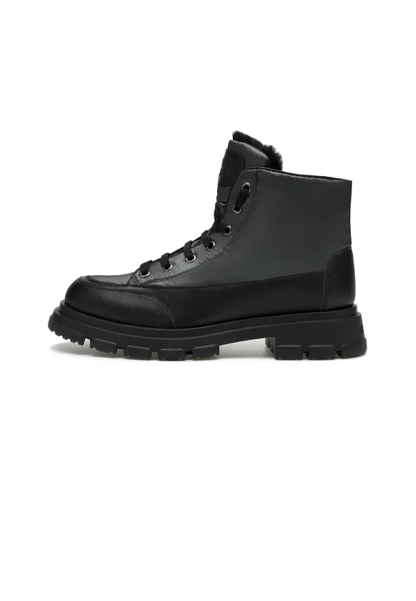 Snowboot/Winterstiefel - schwarz-
