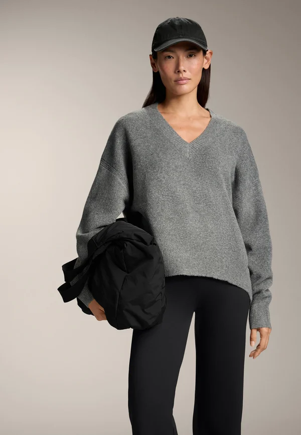 SOFT KNIT V-NECK - Strickpullover - light grey