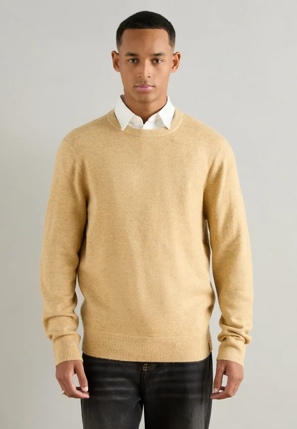 SOFT REGULAR FIT SWEATER - Strickpullover - camel