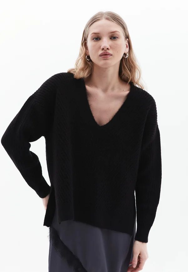 SOFT TOUCH V-NECK - Strickpullover - black