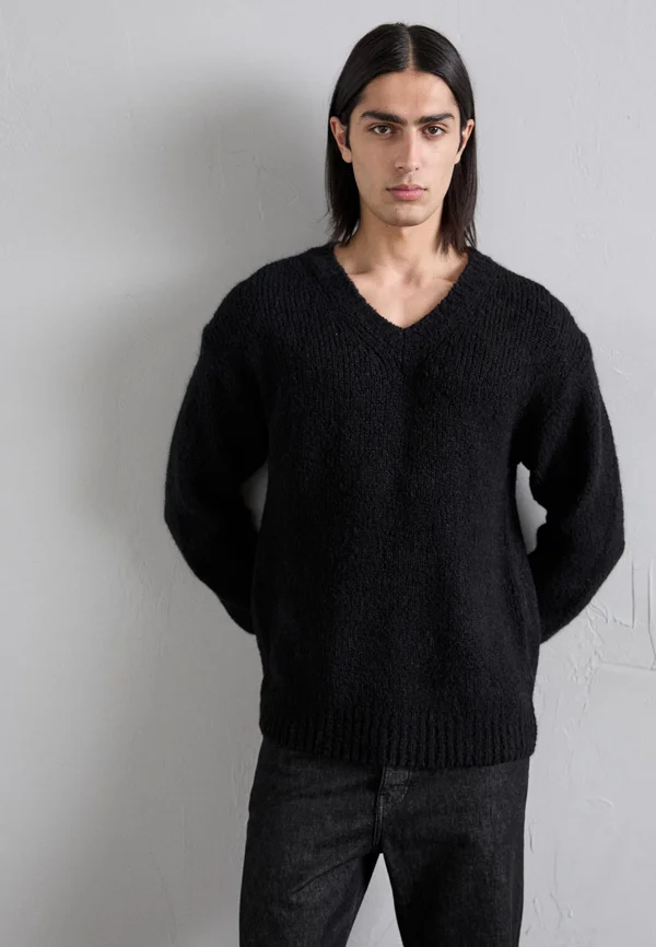 SOFT V NECK SWEATER - Strickpullover - black