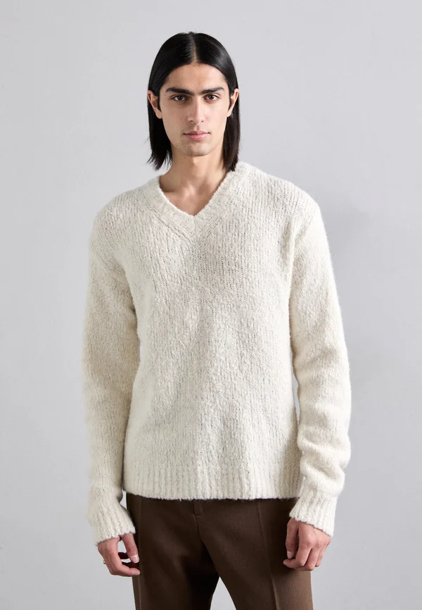 SOFT V NECK SWEATER - Strickpullover - cream white