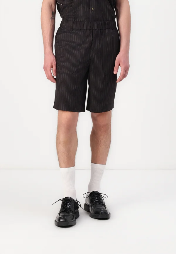 SPECS HONOR  - Shorts - black