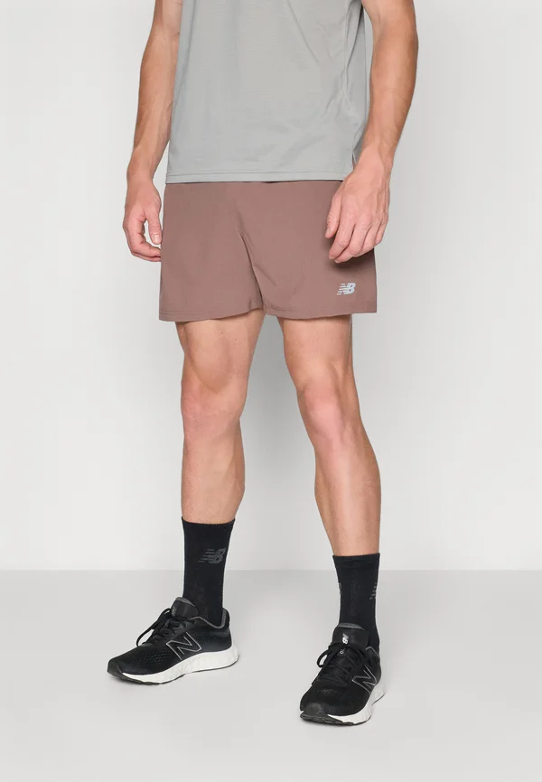SPORT ESSENTIALS 5" - Kurze Sporthose - earth shadow