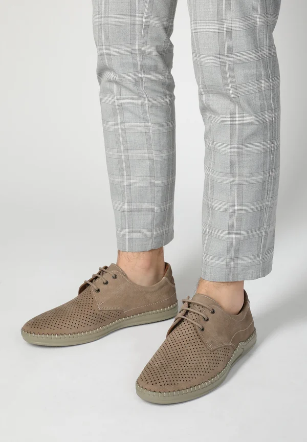 Sportlicher Schnürer - beige