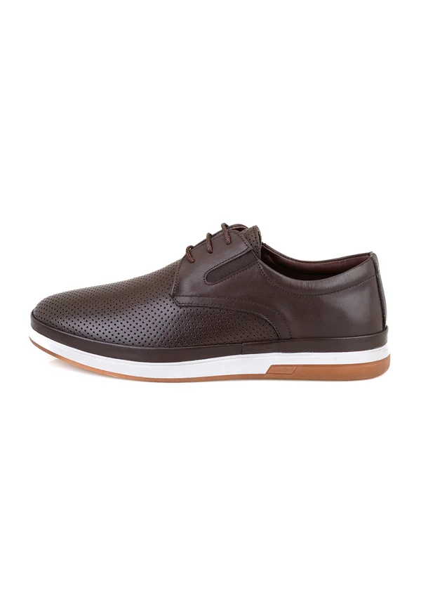 Sportlicher Schnürer - brown