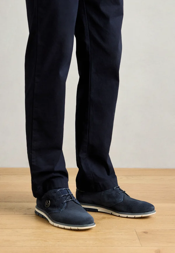 Sportlicher Schnürer - dark blue