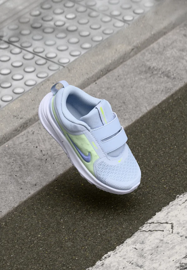 STAR RUNNER 5 UNISEX - Lauflernschuh - ghost/light thistle/barely volt/football grey