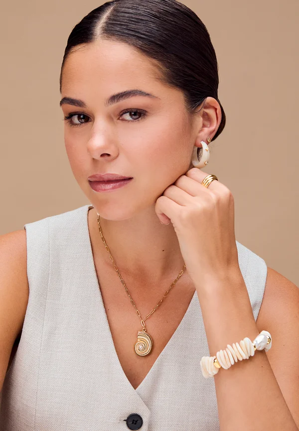 STATEMENT CHIP & STATIONED PEARL BRACELET - Armband - cream/gold-coloured