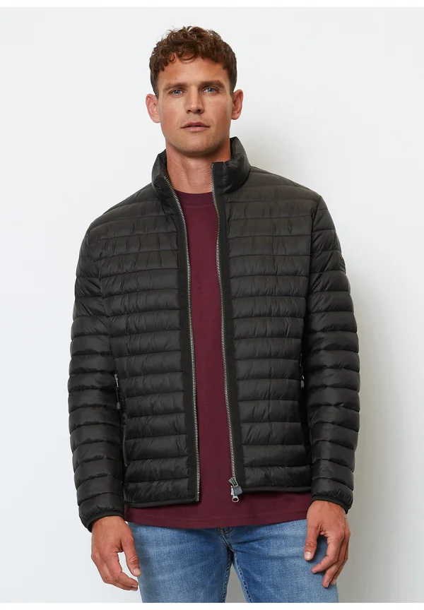STEHKRAGEN-STEPP MIT WATTIERUNG VON UNIFI REPREVE - Winterjacke - black