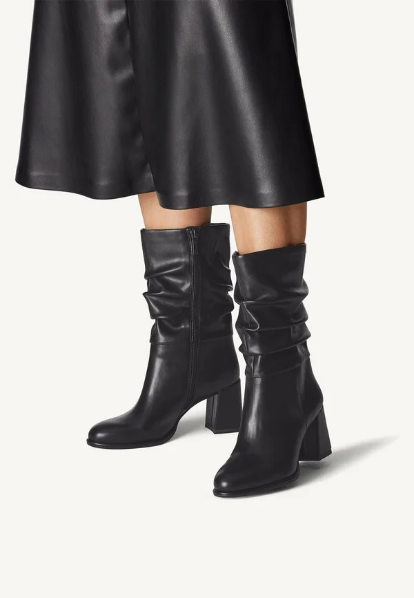 Stiefelette - black matt