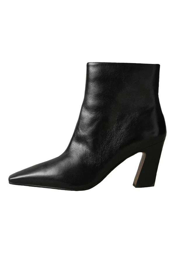 Stiefelette - black textured