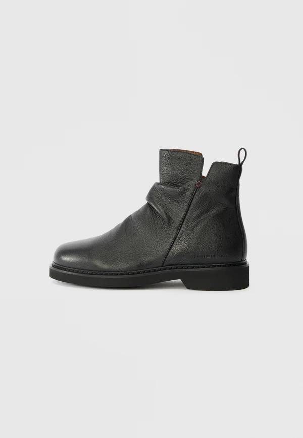 Stiefelette - black