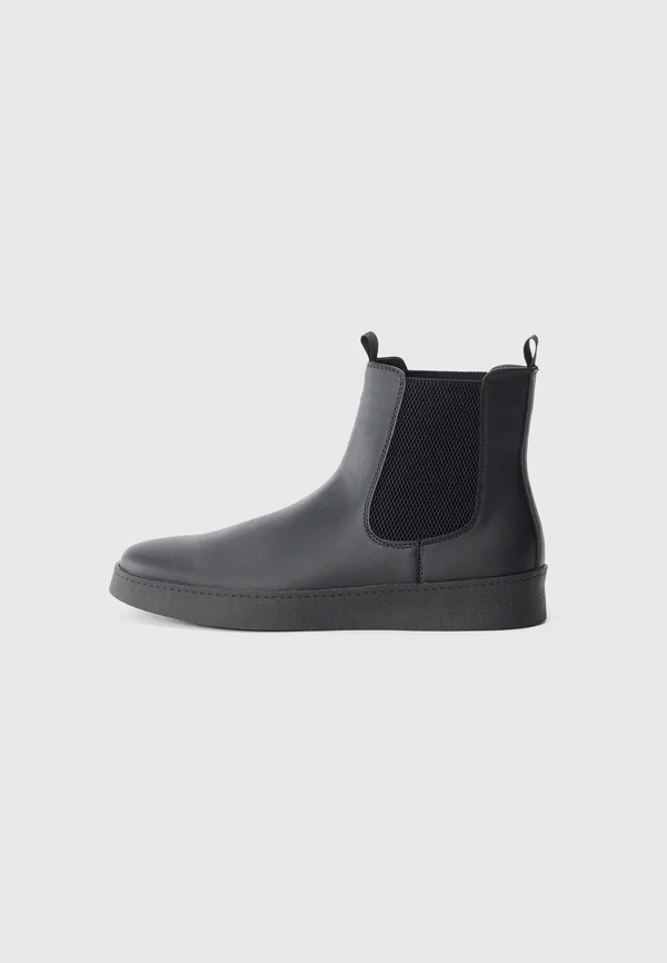 Stiefelette - black