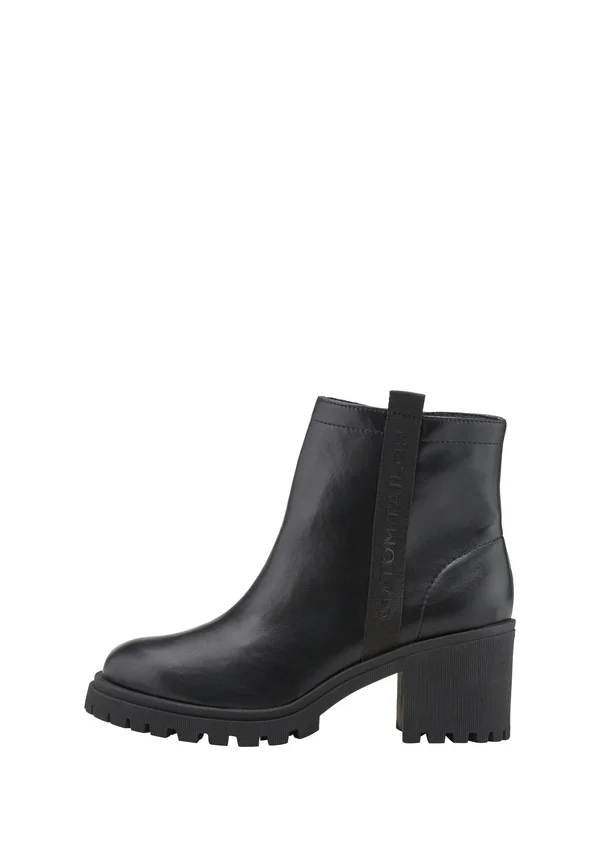 Stiefelette - black
