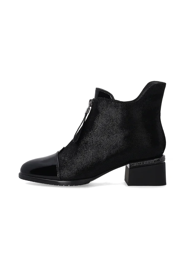 Stiefelette - black