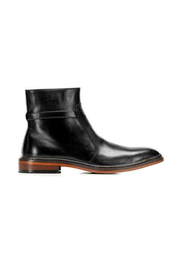 Stiefelette - black