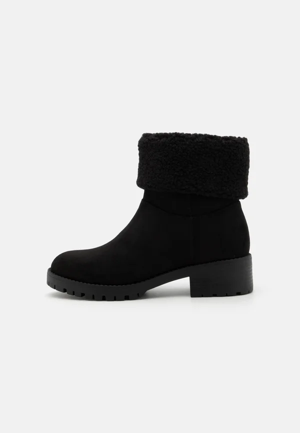 Stiefelette - black