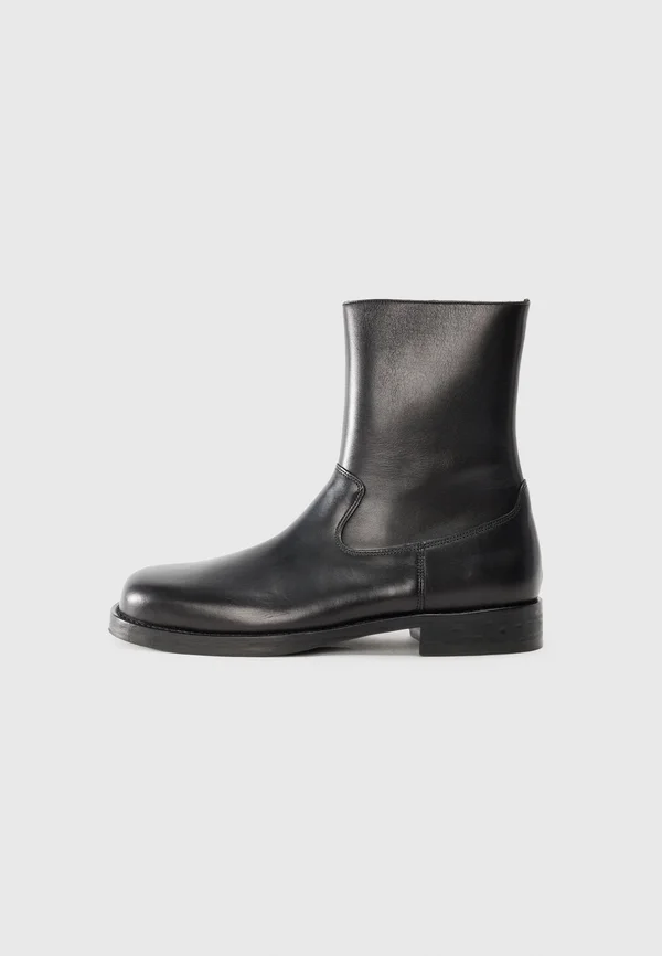 Stiefelette - black