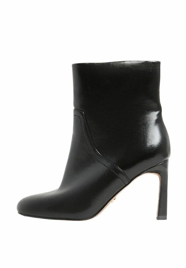 Stiefelette - black