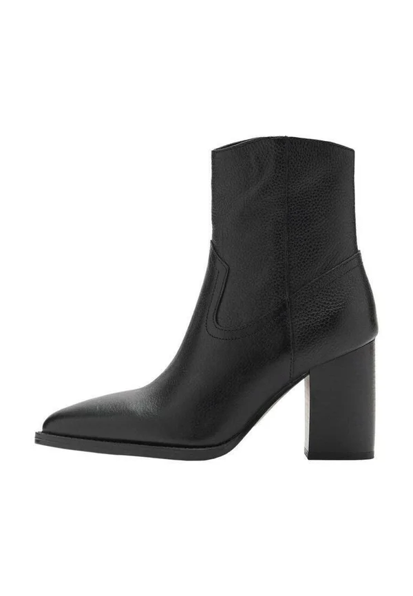 Stiefelette - black
