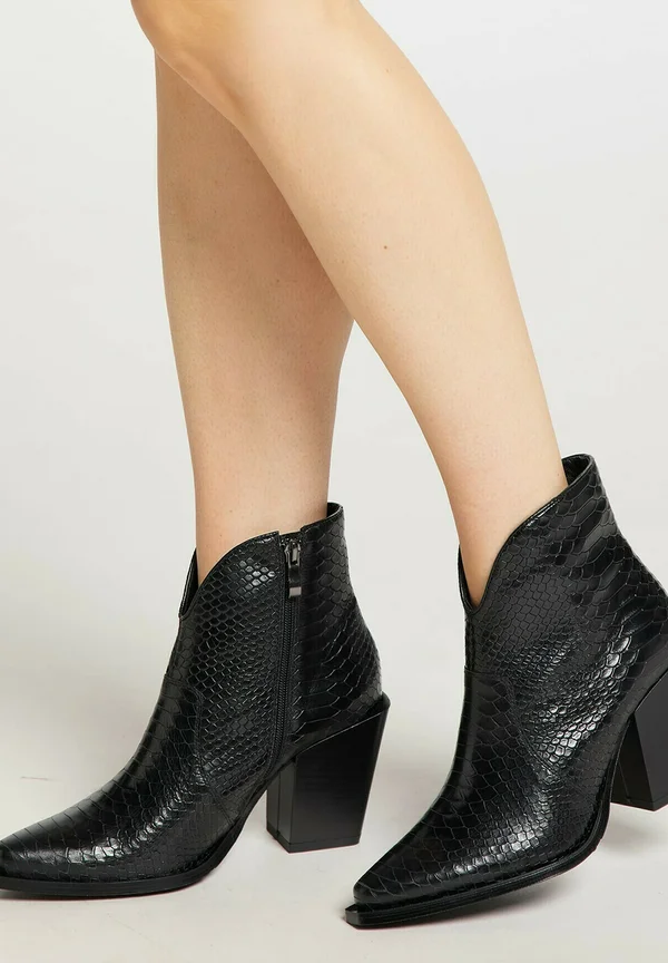 Stiefelette - schwarz