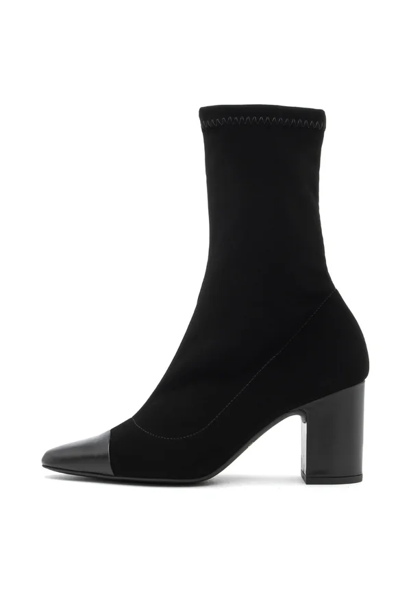 Stiefelette - schwarz