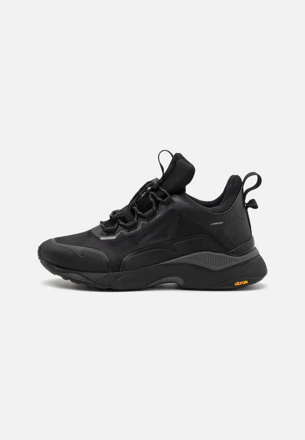 STORMRYDR UNISEX - Sneaker low - black
