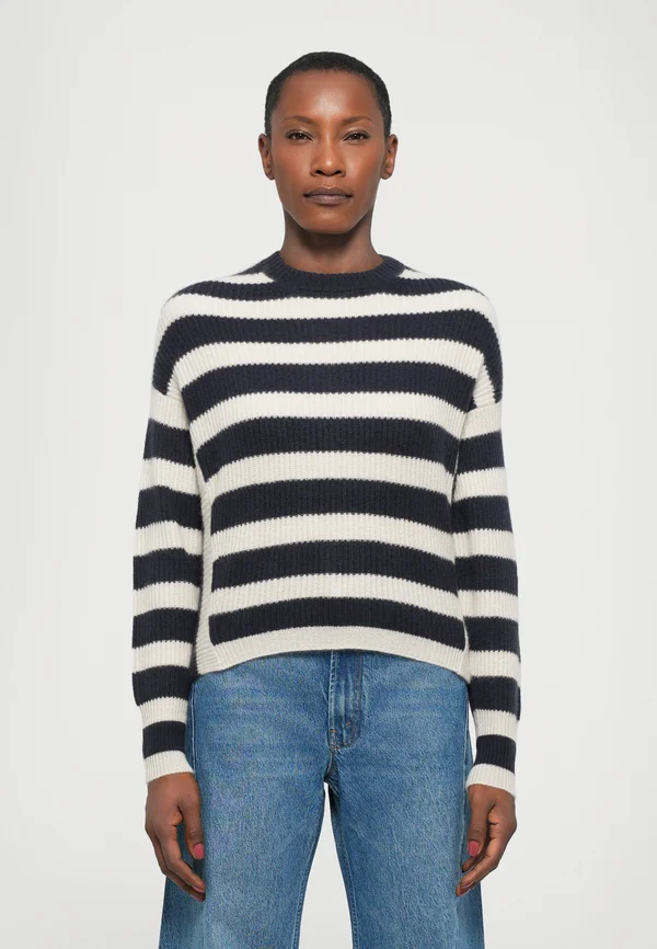 Strickpullover - eis