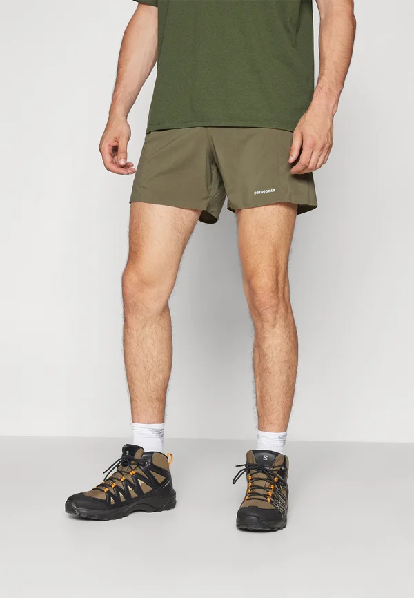STRIDER PRO  - Outdoor Shorts - pine needle green
