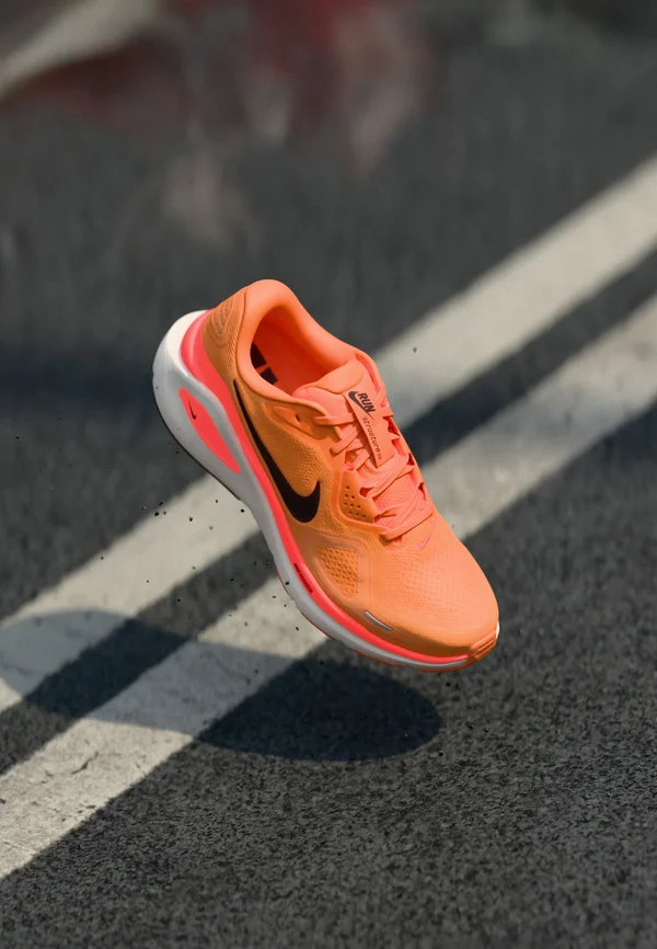 STRUCTURE 26 - Laufschuh Straße - total orange/black/total crimson/chalk