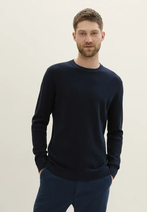 STRUKTURIERTER RUNDHALS - Strickpullover - knitted navy melange
