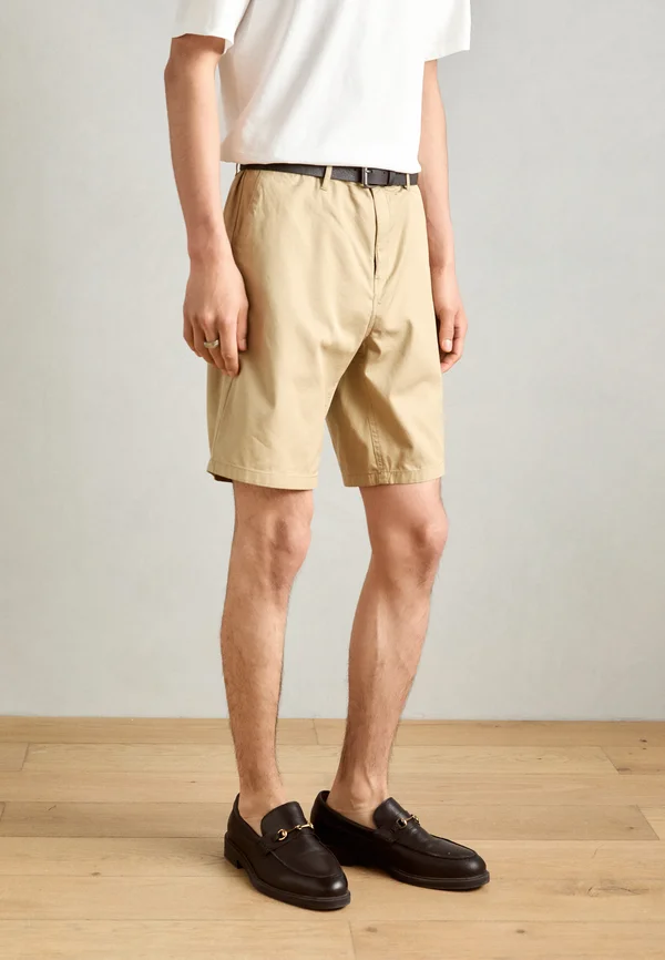STUART - Shorts - seastone
