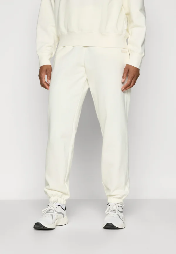 STUDIO SWEATPANTS - Jogginghose - cannoli cream