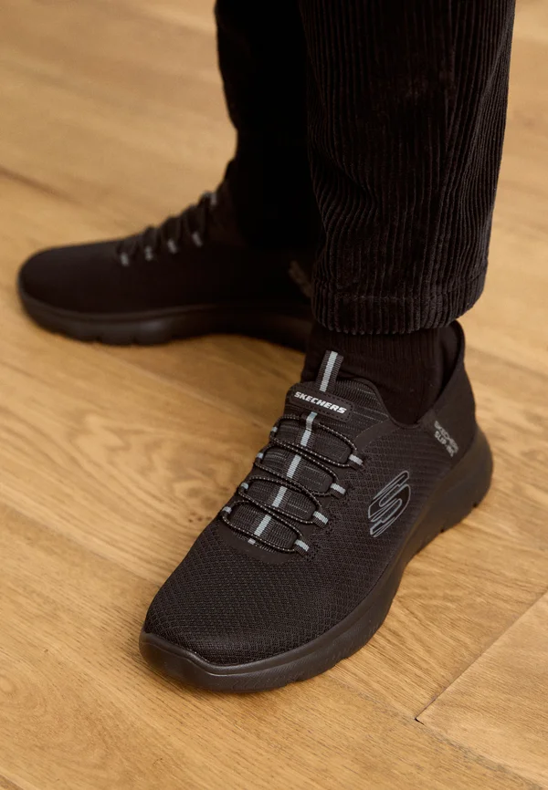 SUMMITS - Sneaker low - black