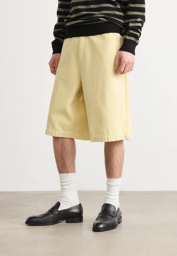 SUNSET BIG WORK - Jeans Shorts - tender yellow