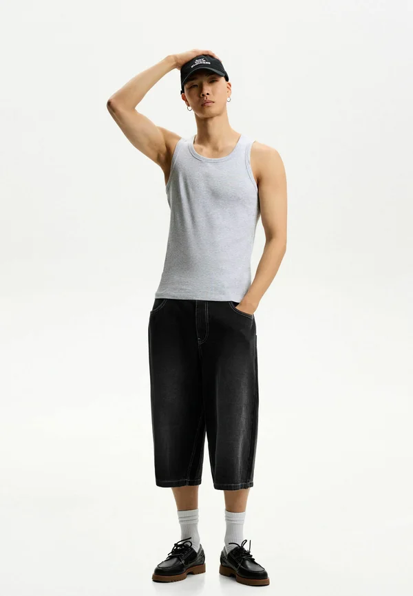 SUPER BAGGY BERMUDA - Jeans Shorts - black