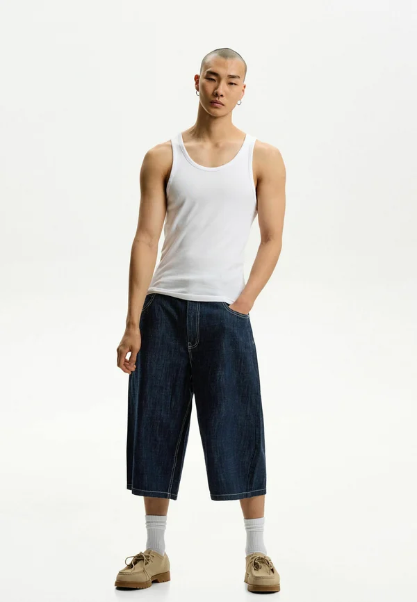 SUPER BAGGY BERMUDA - Jeans Shorts - royal blue