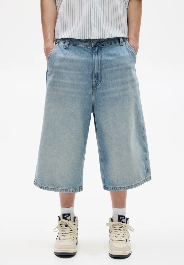 SUPER BAGGY - Jeans Shorts - blue denim