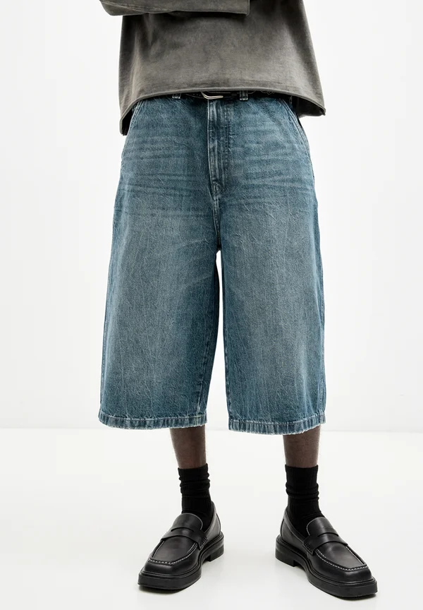 SUPER BAGGY - Jeans Shorts - stone blue denim
