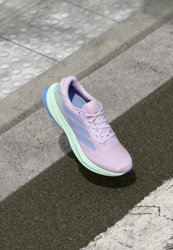 SUPERNOVA RISE 2 - Laufschuh Straße - ice lavender/blue spark/powder plum