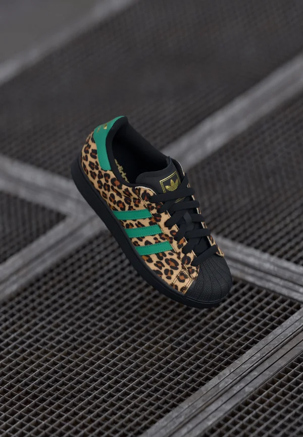 SUPERSTAR II - Sneaker low - core black/court green/gold metallic